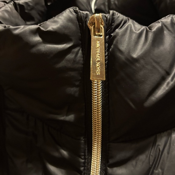 Michael Kors Black Quilted Insulated Jacket - Picture 5 of 8
